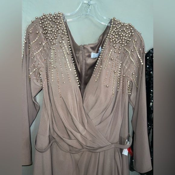 Mac Duggal 55715 NWT FAUX WRAP JERSEY GOWN W/ EMBELLISHED ACCENTS - Picture 6 of 8